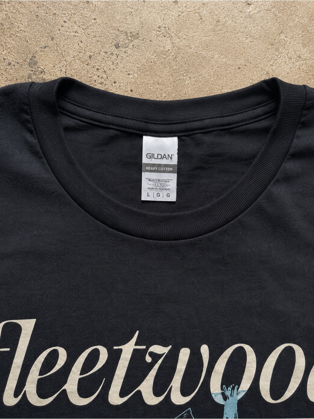 Gildan Black Fleetwood Mac "Rumours" 1977 Graphic Tee with Light Blue Print - Picture 2 of 5